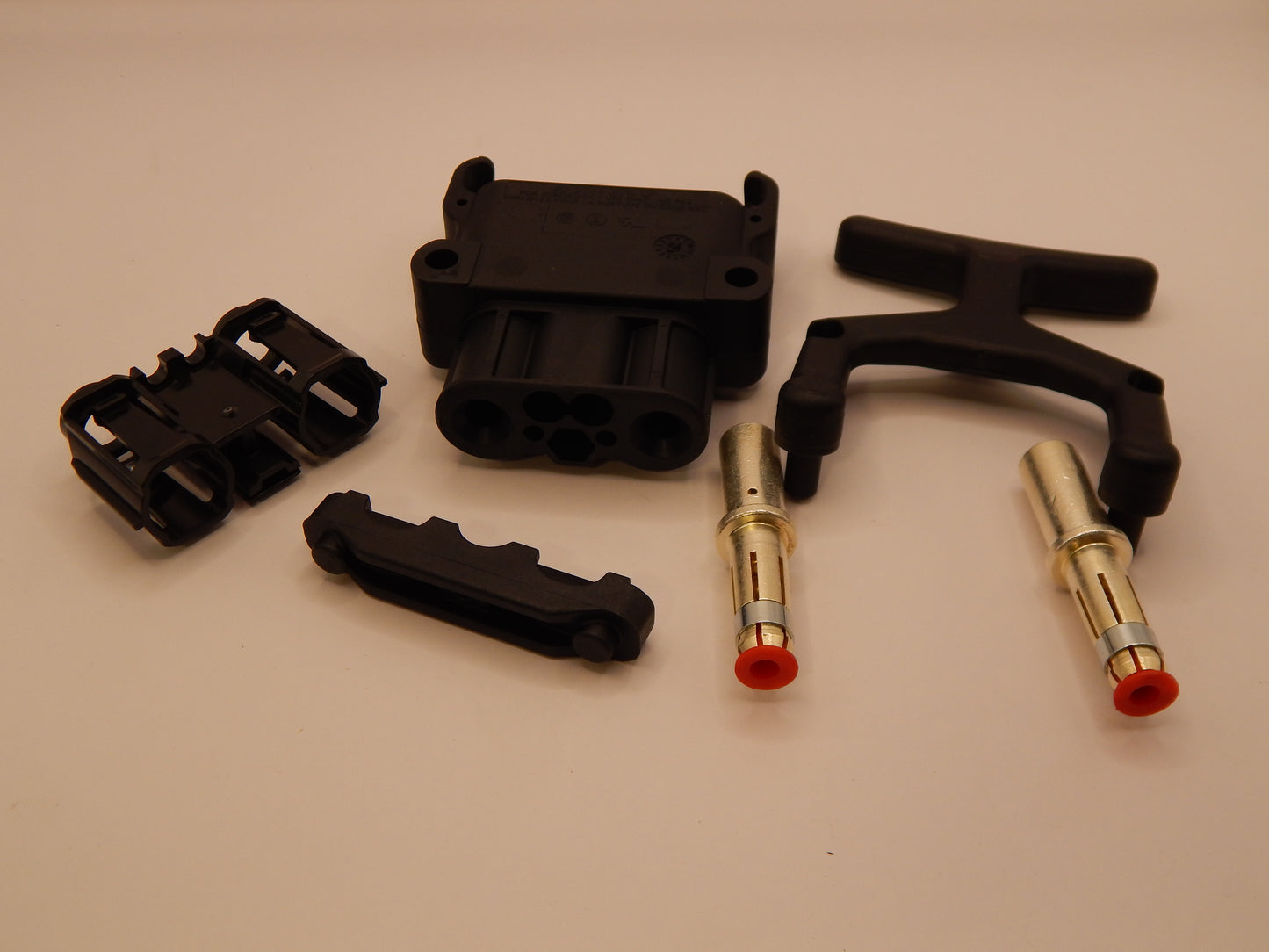 80 Amp Euro Socket - Battery - W / 25 MM Pins