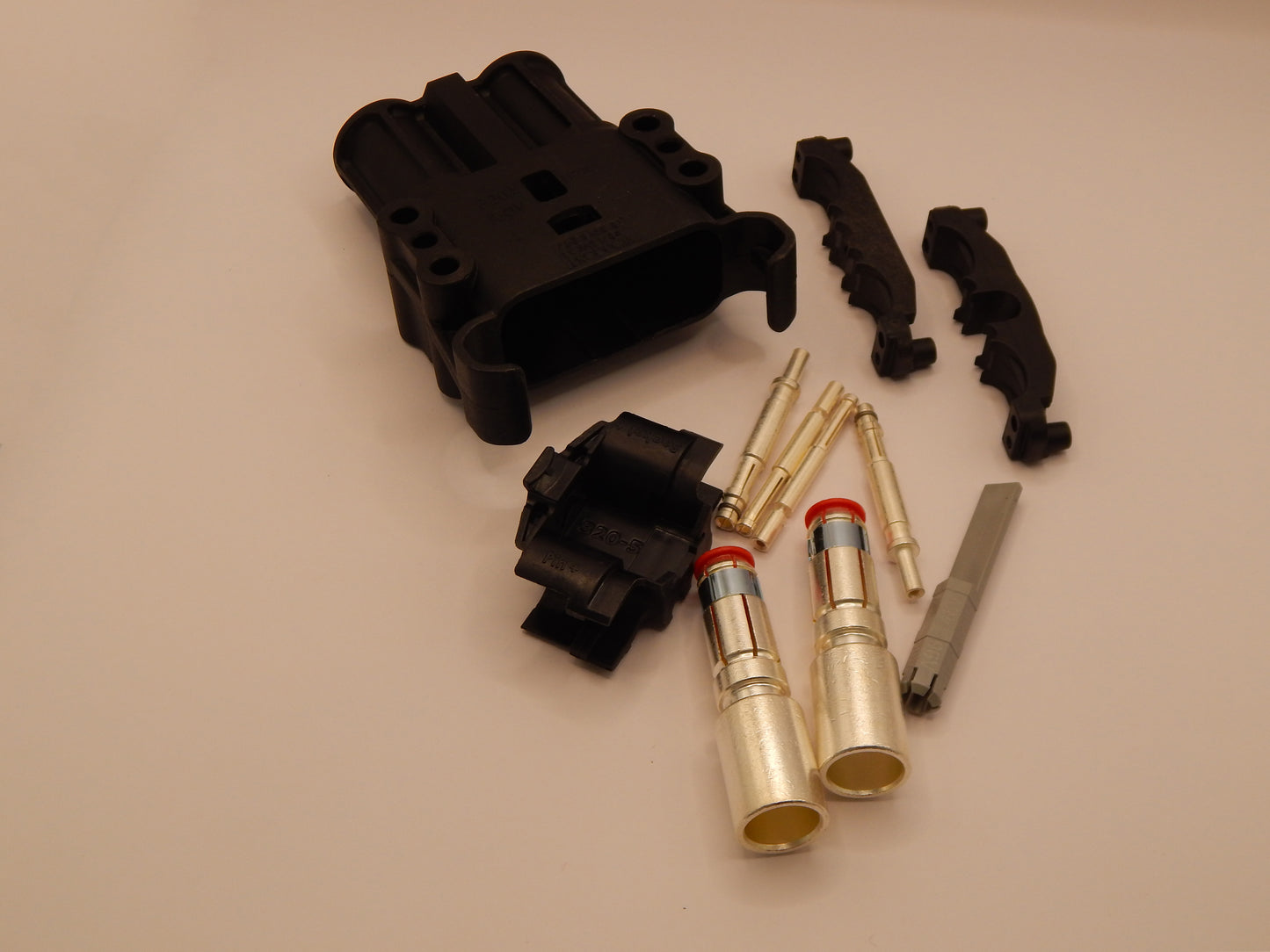 320 AMP EURO SOCKET - W/ 4/0 CONTACTS - BATTERY SIDE